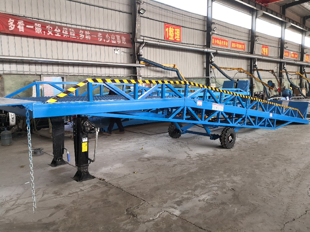 出口款移动登车桥